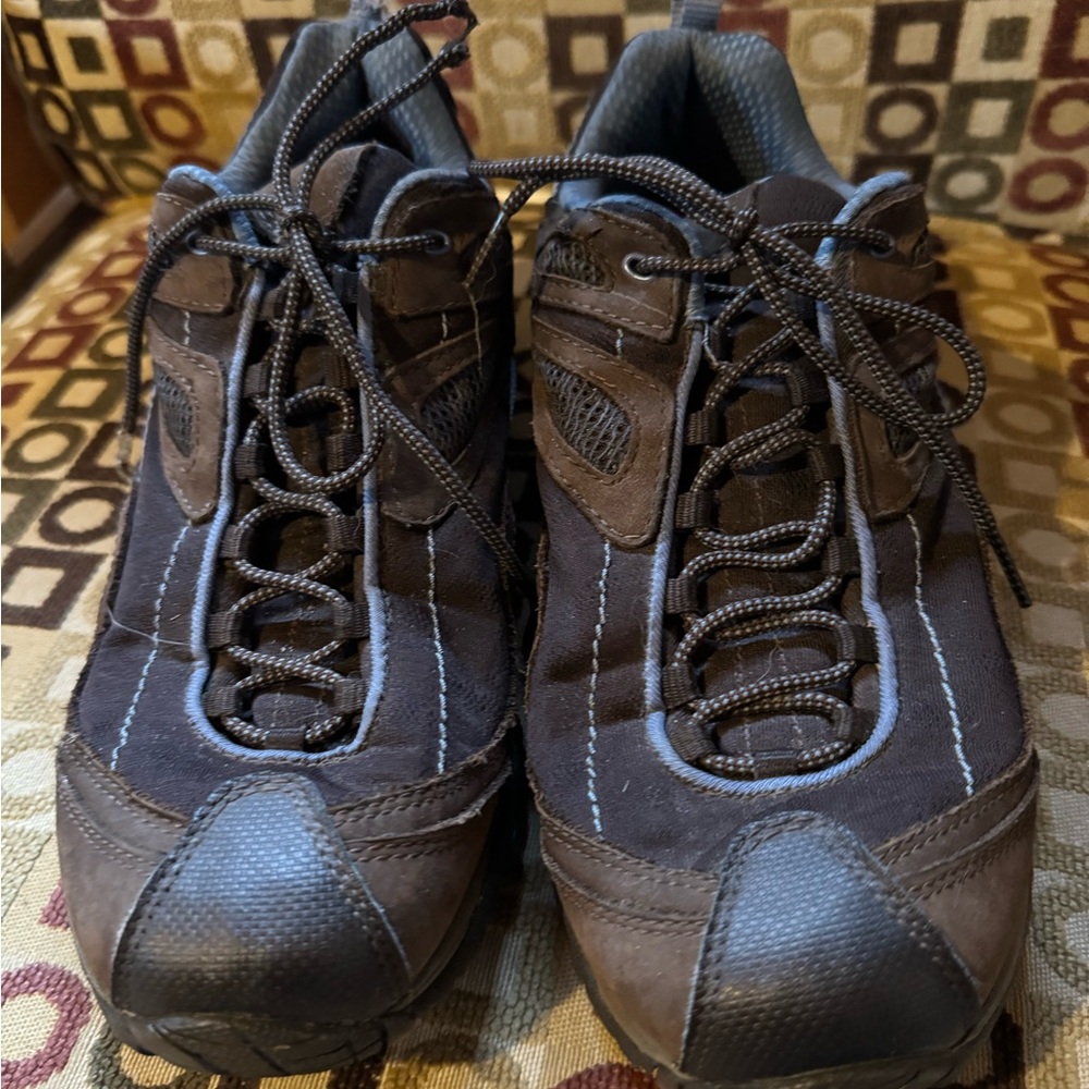 Merrell running shoes size 10 - excellent condition
